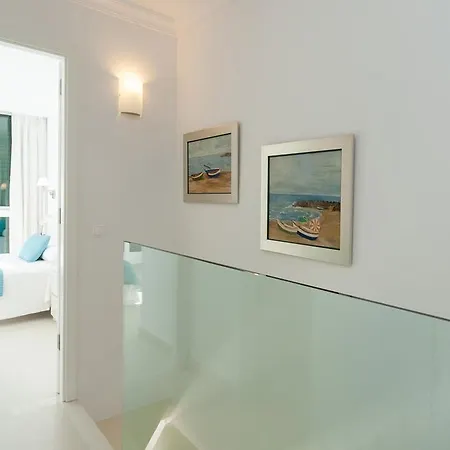 아파트 Beachfront Burras Mra 02 *